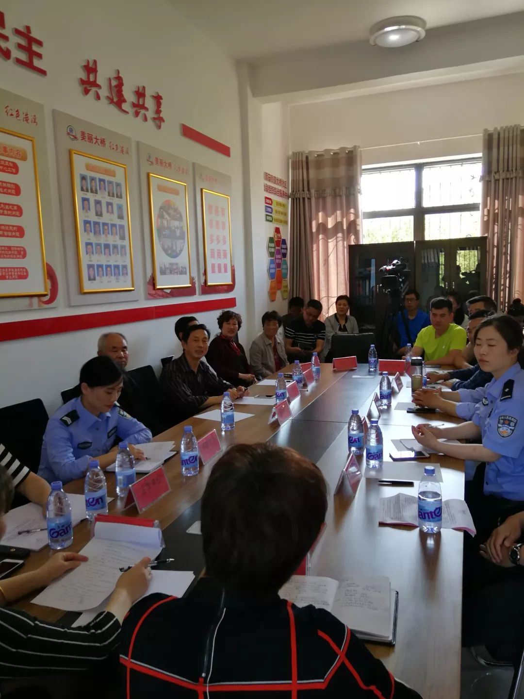 新安街道大桥社区召开协商民主议事会第一次会议