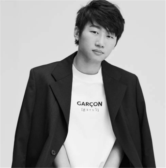 原创宁王恋爱期间网恋撩妹互关现女友闪现背锅是我登他的号聊的