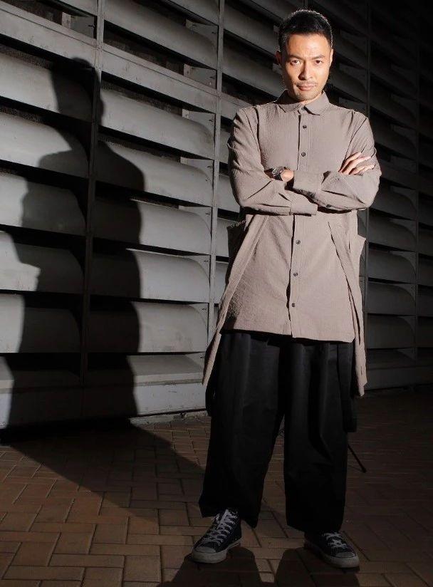 近日,现年41岁tvb小生张达伦有