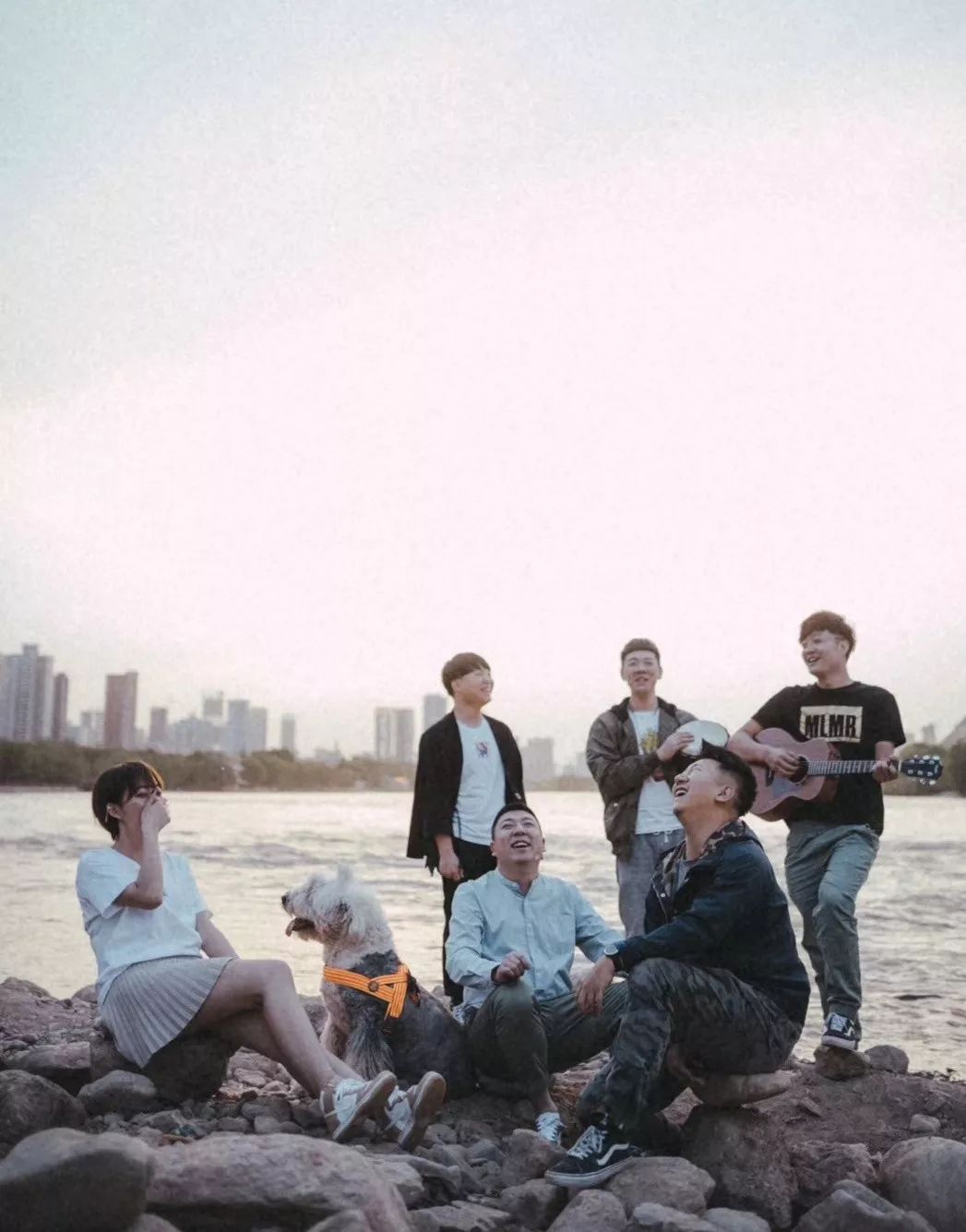 空中跳伞乐队从安宁的月光行走,是第6年是3年从七里河到安宁的