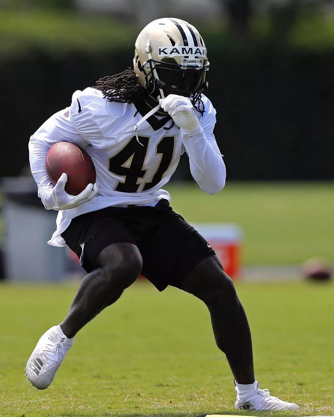 西雅图海鹰四分卫拉塞尔-威尔逊复出的达拉斯牛仔近端锋杰森-威腾run