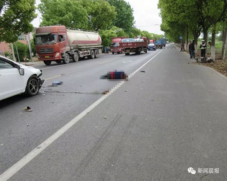 沿浦东大道北侧非机动车道内由东向西行驶至出莱阳路西约300米处时