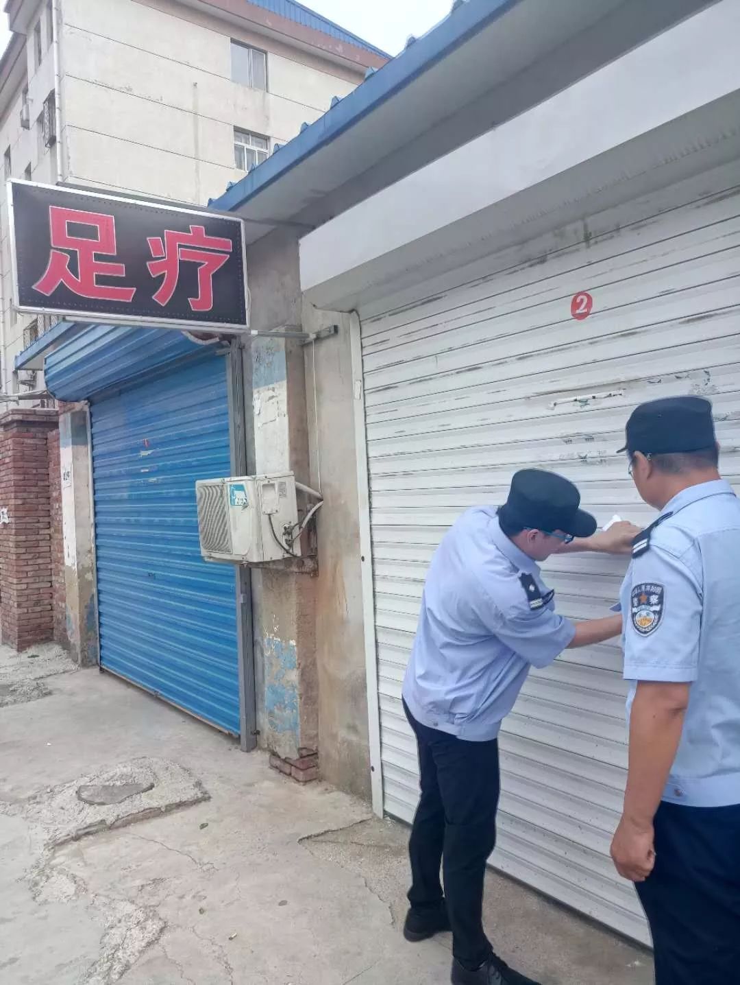 香河东南街多名男女因嫖娼被抓