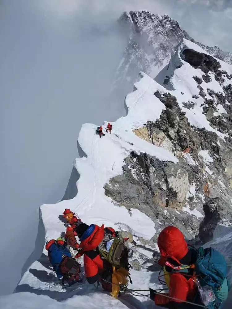 特写重庆女子登珠峰第一人也是今年全世界首位登顶的女性