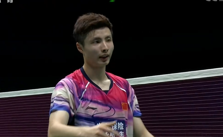 霸气!石宇奇扔拍怒吼挥拳庆祝胜利,挽救多个局点后彻底释放