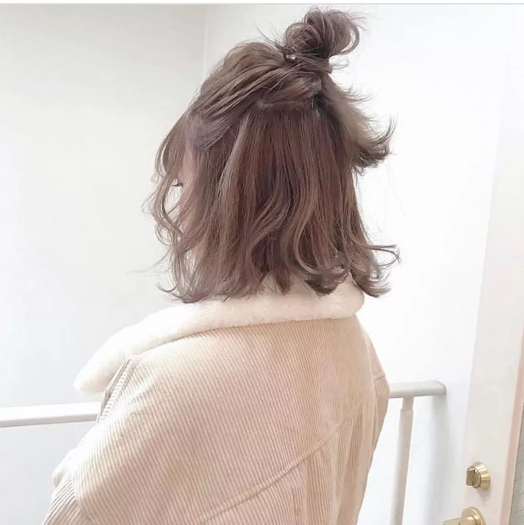 短发怎么扎简单好看 时尚又显甜美短扎发发型