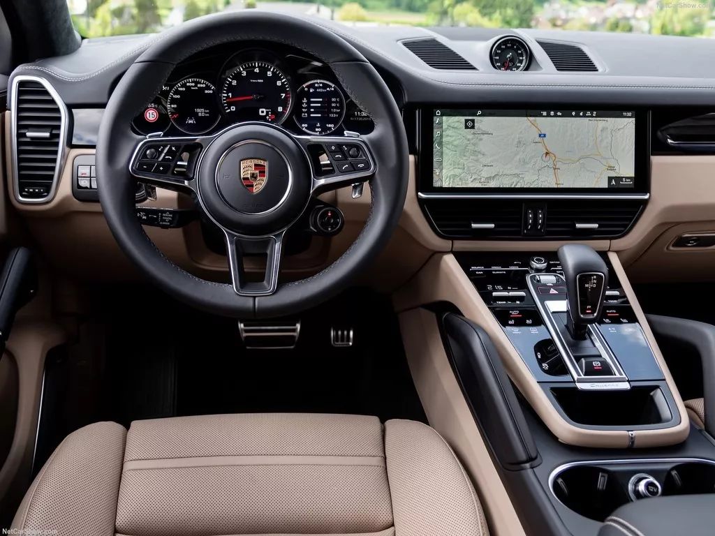 溜背式造型是否深得您心——2020年保时捷cayenne s coupe