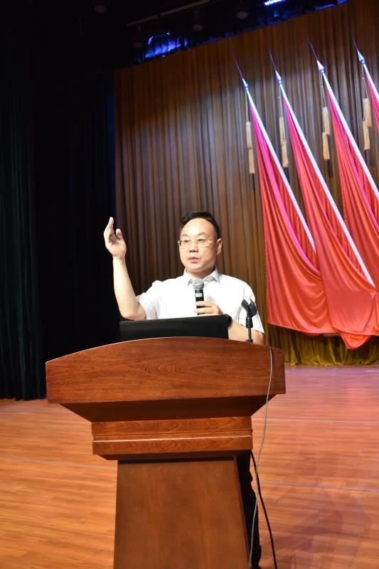 会前,柘城县委书记梁辉同志亲自接见了华夏宣讲团张明师博士后一行,并