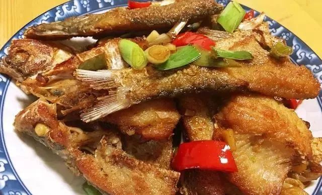 湖北老经典!干煸刁子鱼,原来只需要这几步就可以做出来~_备用