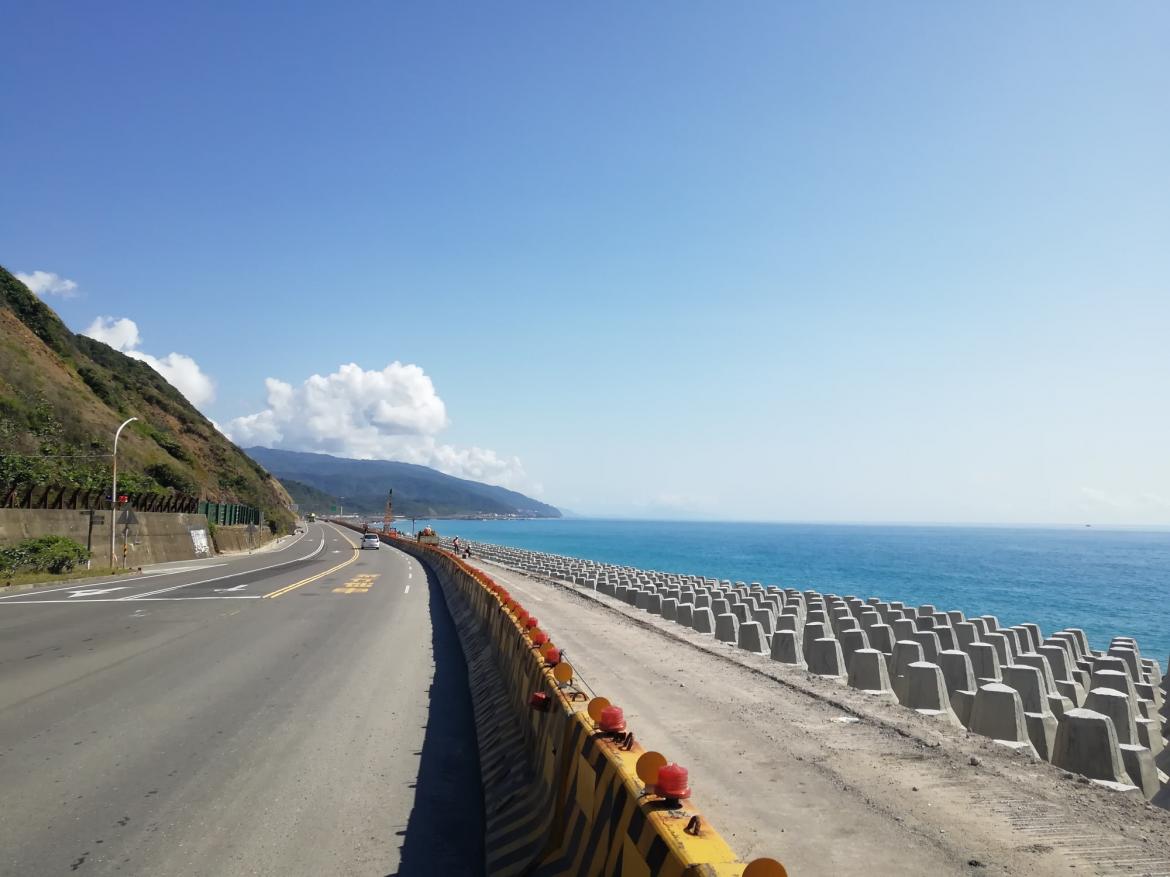 台湾环岛骑行之旅:高雄-台东,垦丁晴天打卡_沿海公路