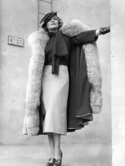 玛琳在出演约瑟夫斯坦伯格导演的电影《蓝天使》后,开始在好莱坞打开