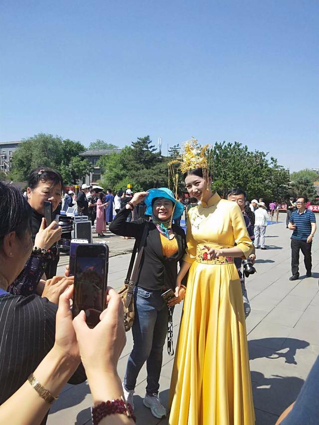 名模曲迪娜要传播好沈阳旗袍文化