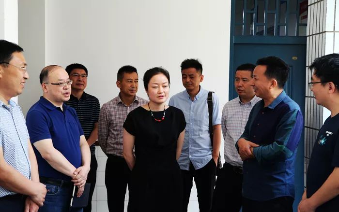 市教体局副局长陈怡帆到三台中学调研教育信息化工作