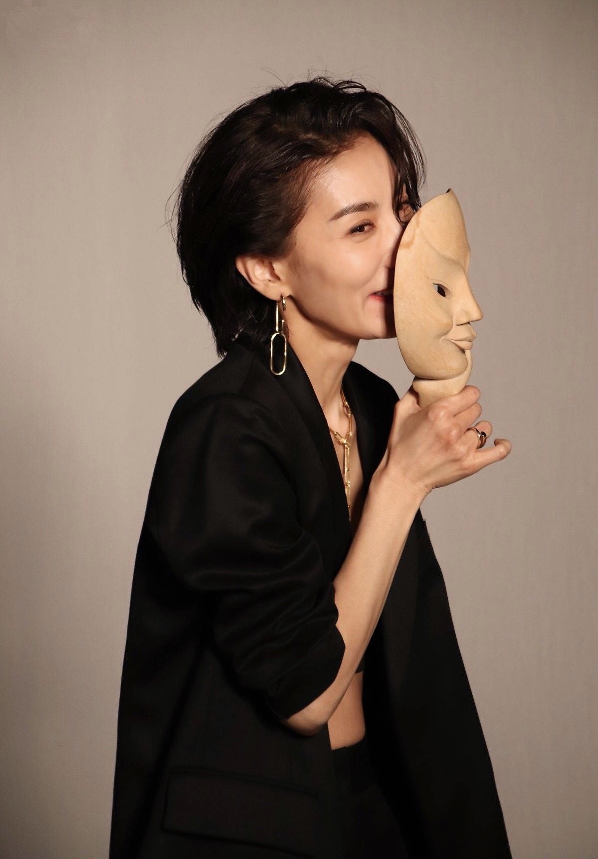 年初播出的《天空之城》中的金珠英一角再次走上事业巅峰的金瑞亨日前