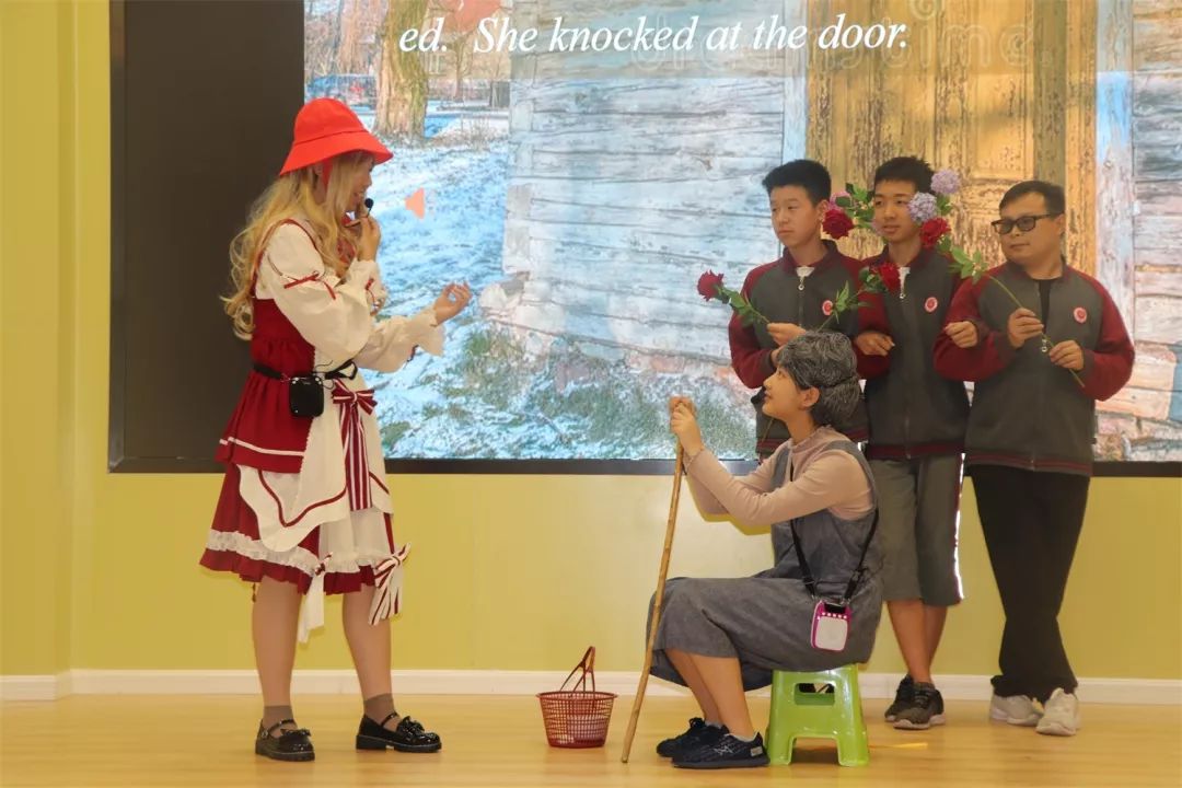 活动课程丨新初美爆的英语课本剧谁导的