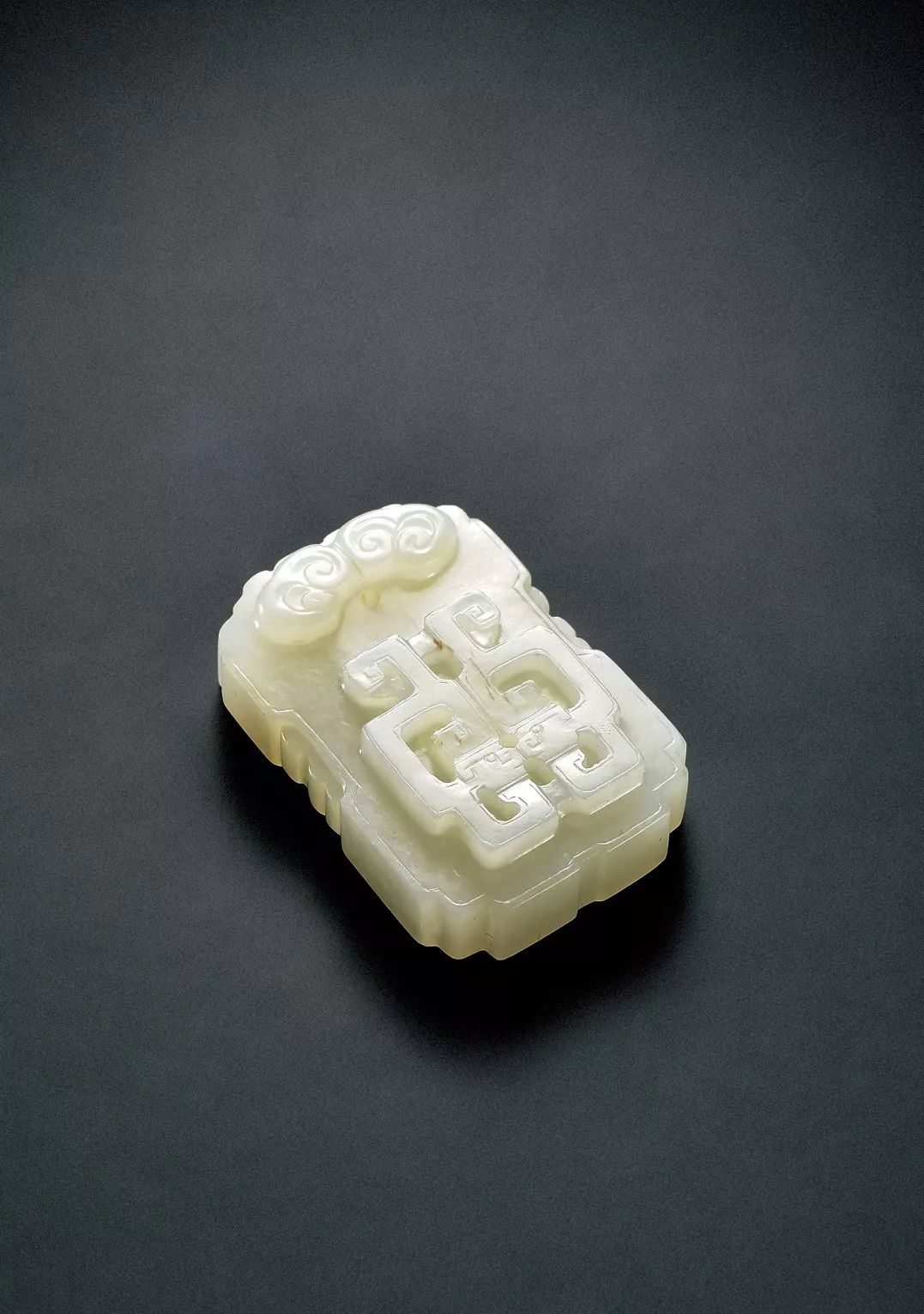 5cm 154 清乾隆 白玉兽面博古纹赏瓶 qing qianlong a white jade