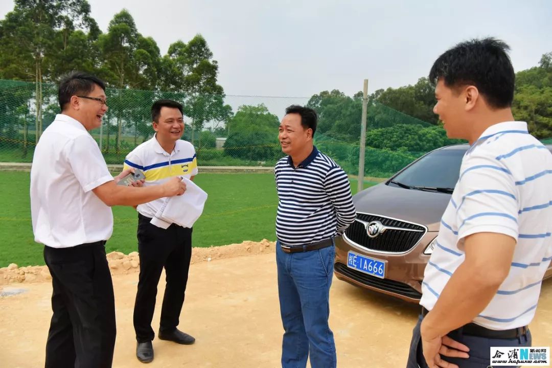 合浦县县长李安洪首先来到常乐镇绕城公路