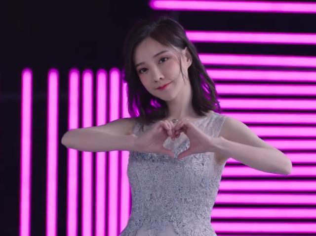 斗鱼嘉年华宣传片,pdd很霸气,冯提莫很可爱,而阿冷颜值又崩了