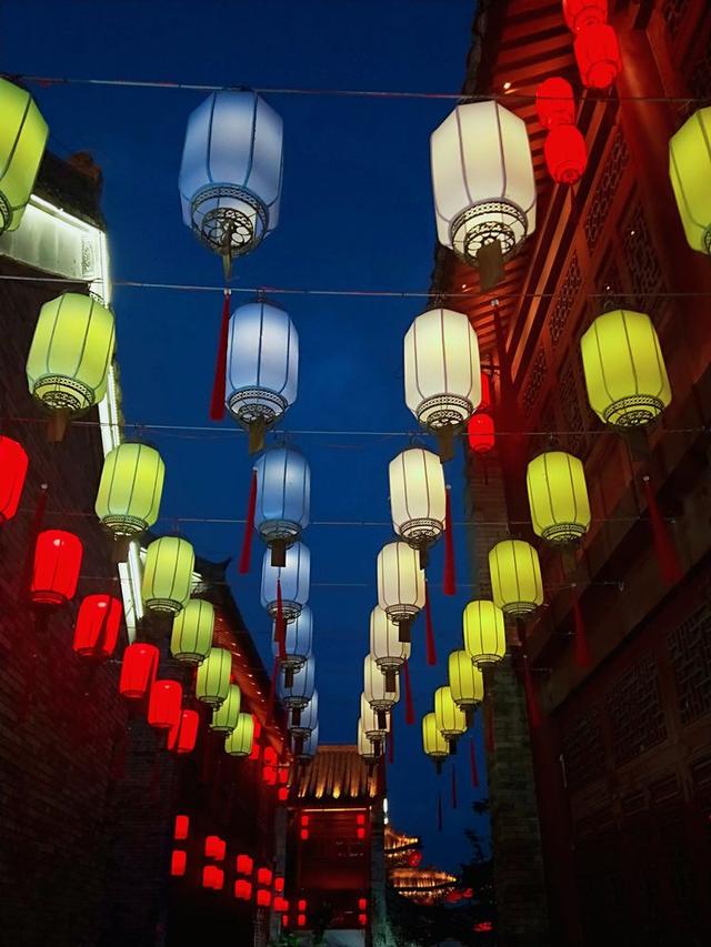 洛阳东关外有一处铜驼陌2019年新建设的夜景胜地