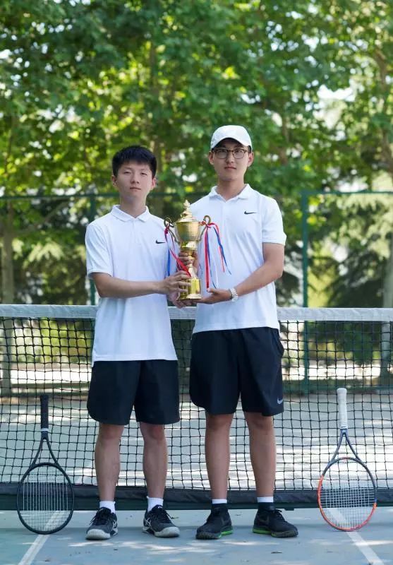 李飞宏,郭航获男双冠军