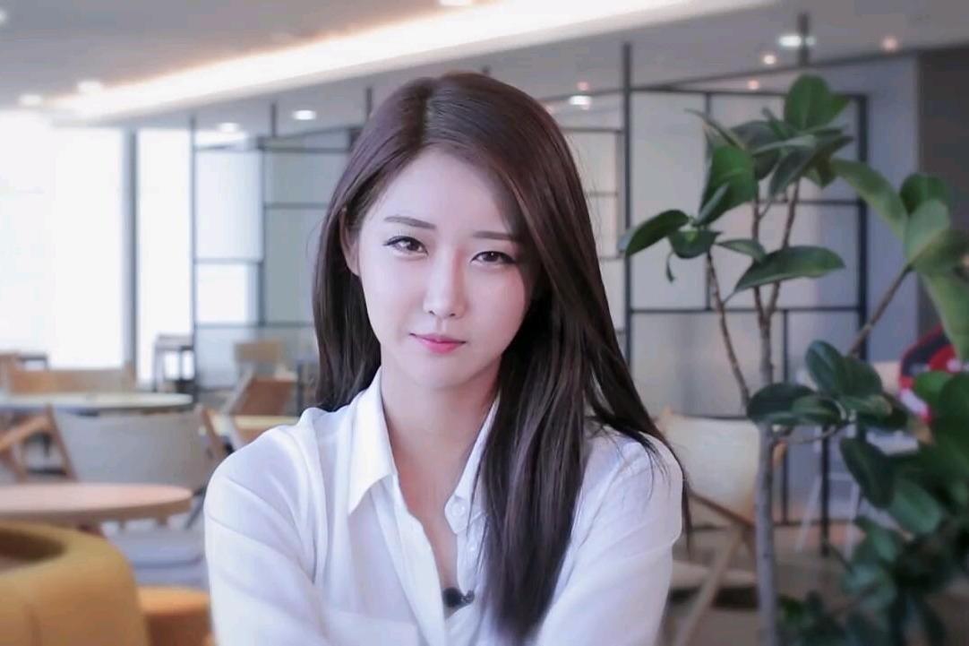 韩国第一车模柳多妍