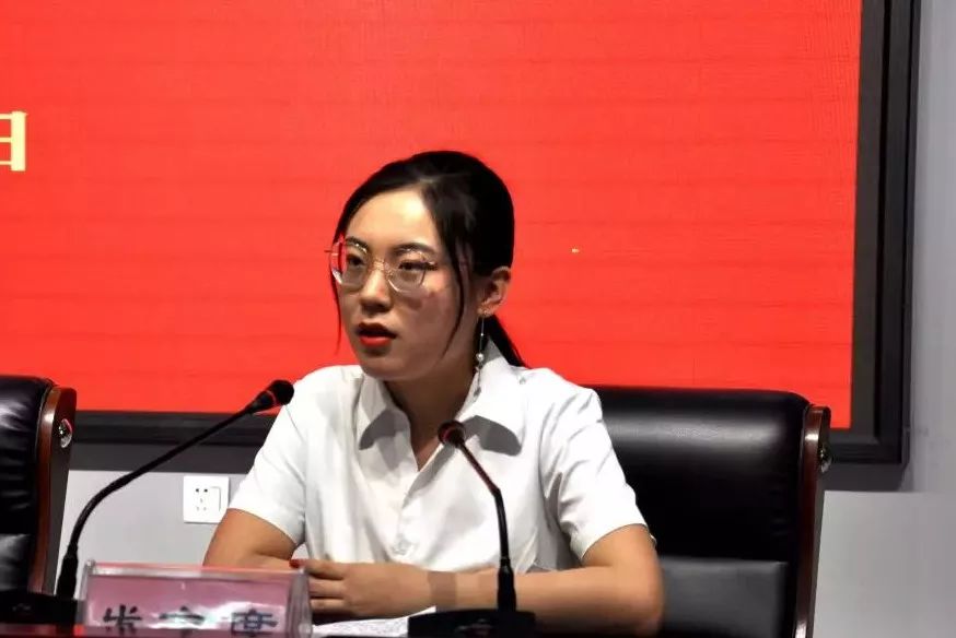 峪宏中学召开"改革创新,奋发有为"大讨论交流总结大会