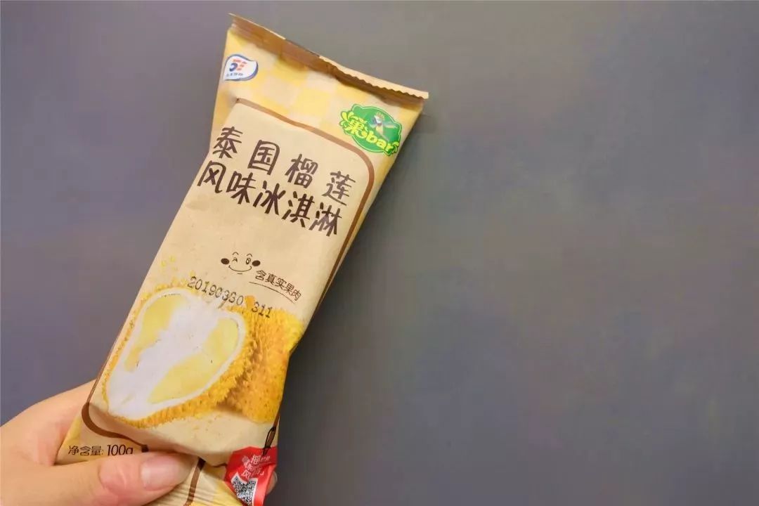 五丰是我们浙江老牌子了,上口爱冰淇淋便宜又好吃,作为一名榴莲重度