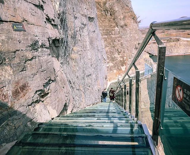 大家介绍几处摘杏的地点~—— 杏 园 地 址 ——磨山村采摘园采摘时间