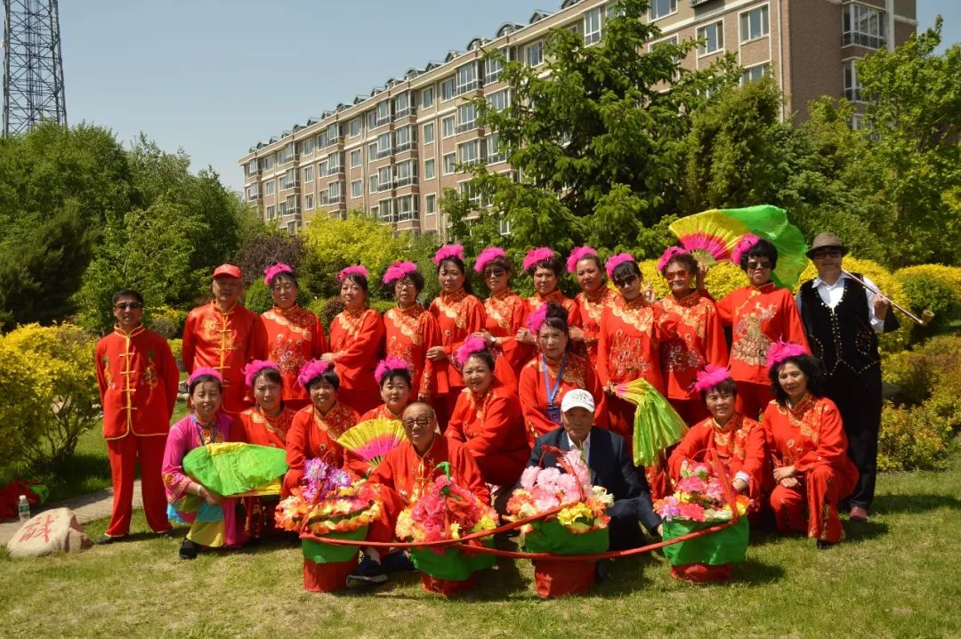 巴彦县兴隆镇文联举办城林乡广场文化表演