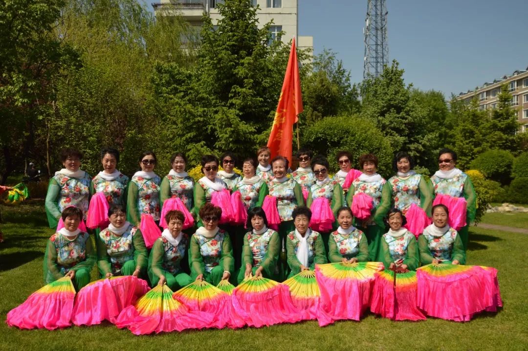 巴彦县兴隆镇文联举办城林乡广场文化表演