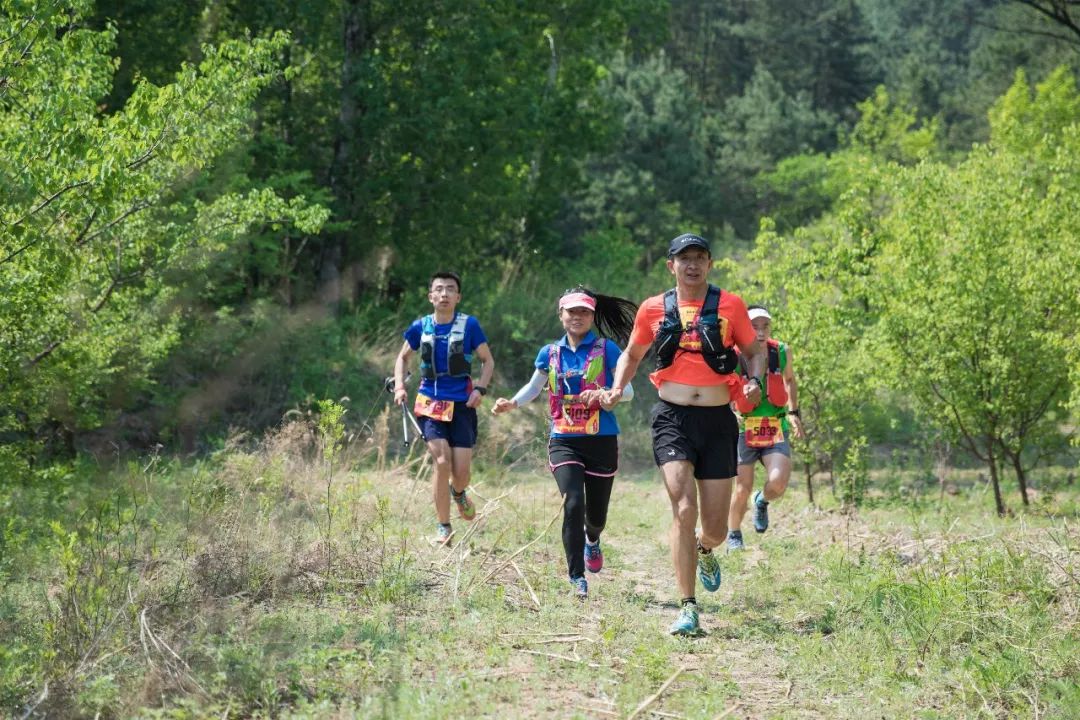 不断提升,引来了多项户外活动赛事,丰富的山地资源,已成为众多徒步