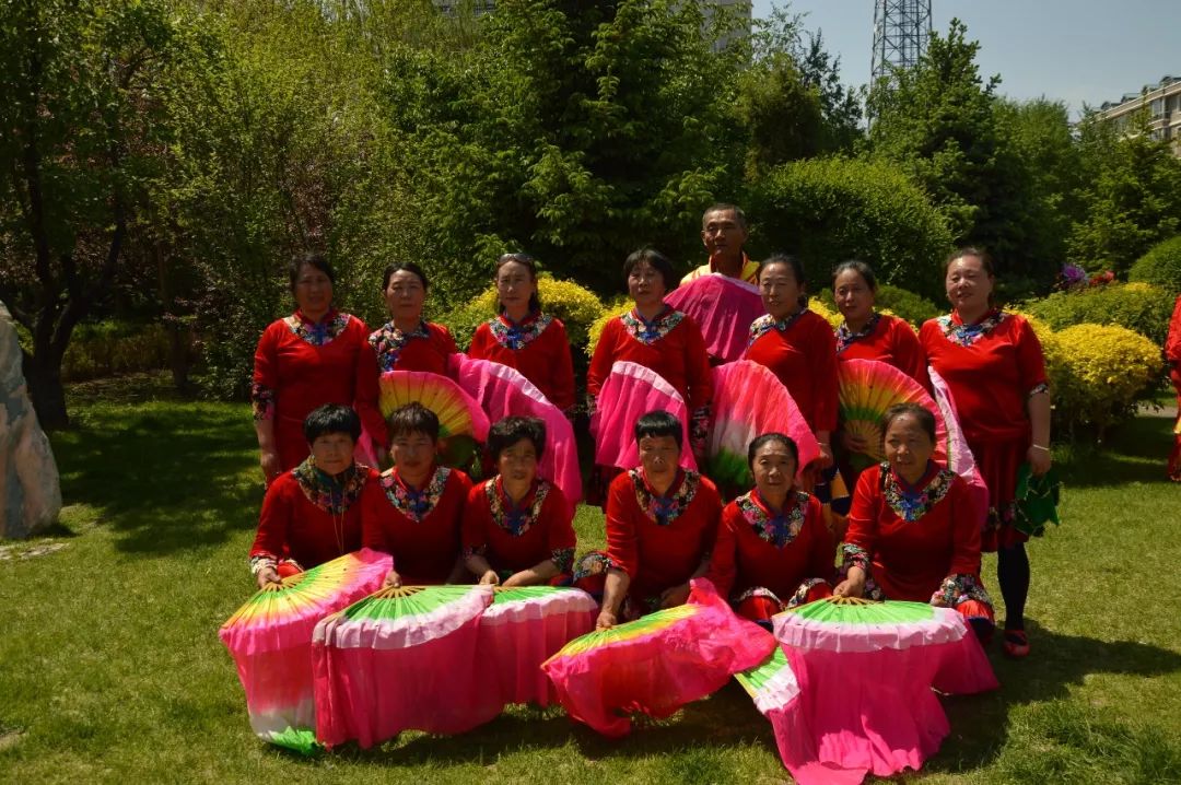 巴彦县兴隆镇文联举办城林乡广场文化表演