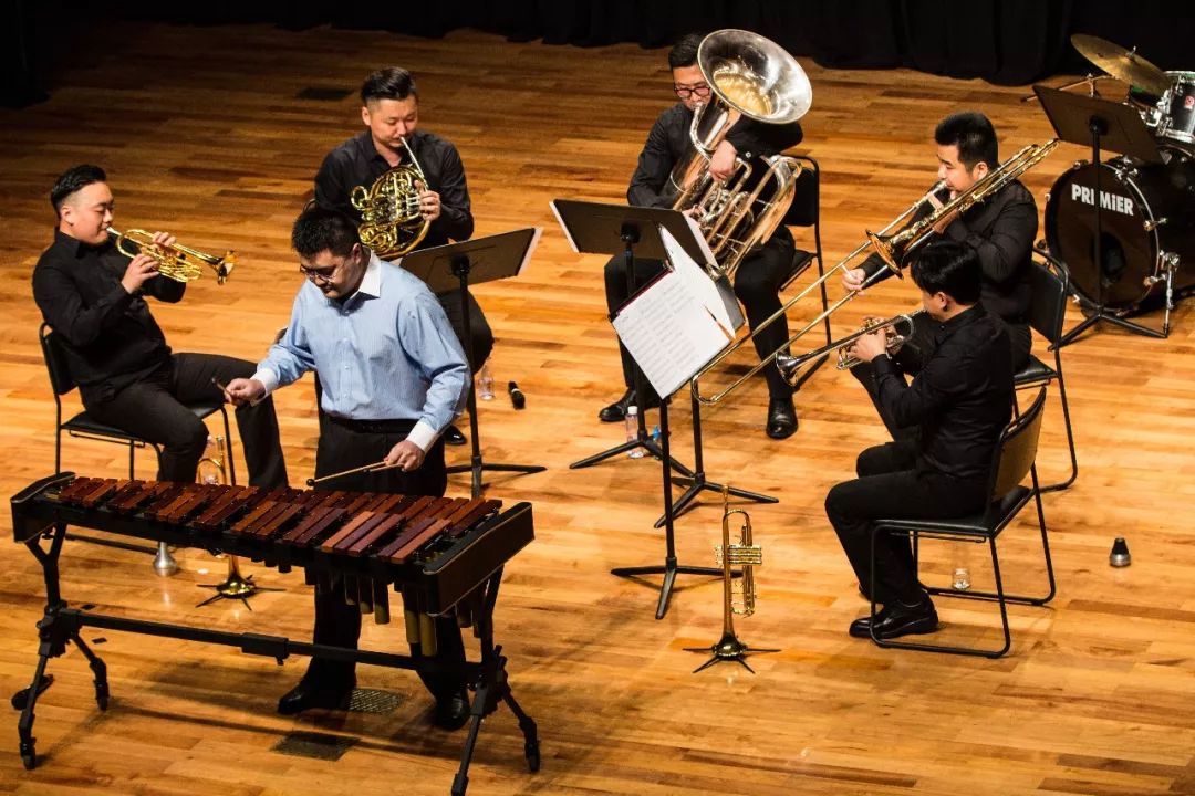 打击乐:杨艺打字机操作:杨艺乐迷对于"非常5 1"与众不同的演出方式的