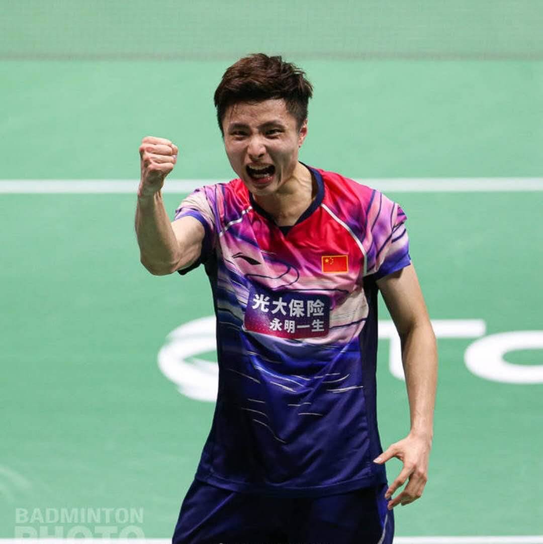没上谌龙是对的,石宇奇2-1逆转世界第一,国羽3-0获胜夺得冠军_陈雨菲