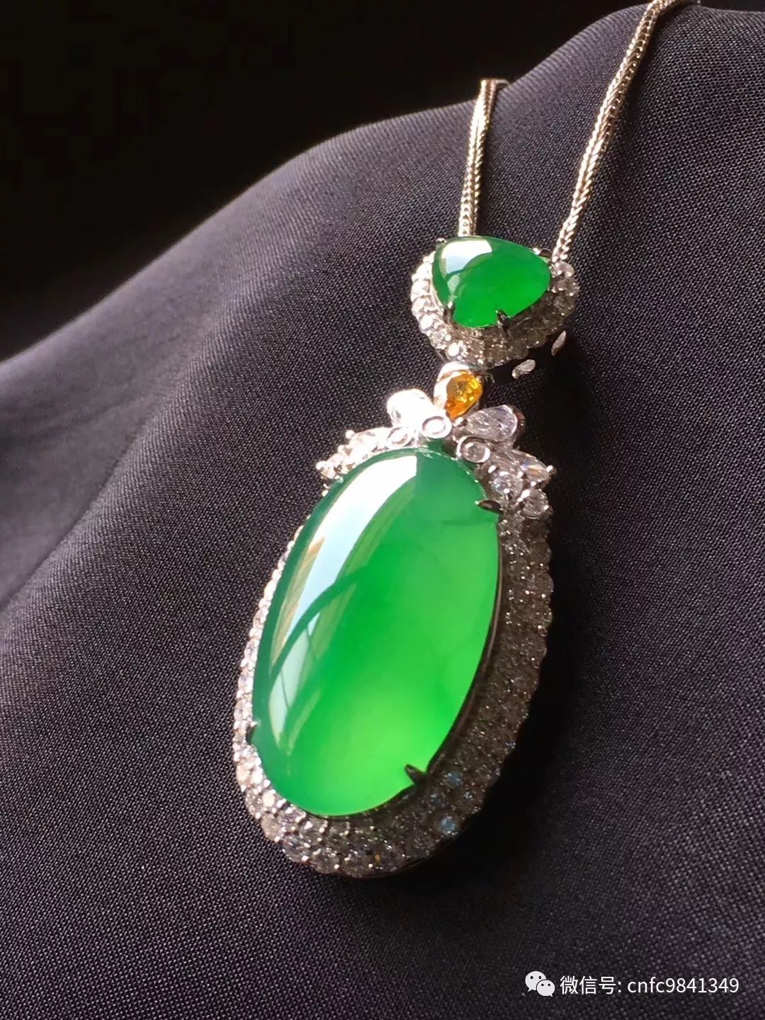 翡翠欣赏丨冰阳绿佛公吊坠63000元