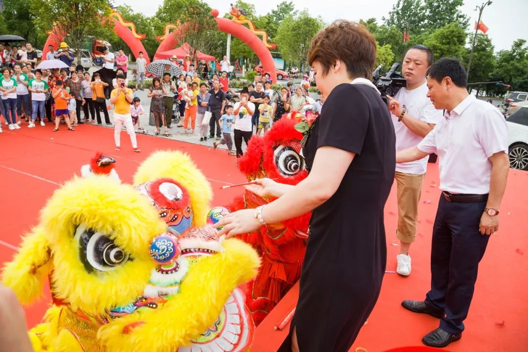 轰动全城昨天抚州人都往这里去原来是