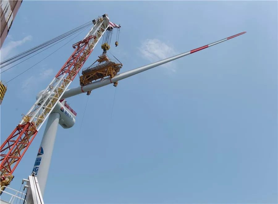 福能三川海上风电公司风机吊装再创新速度!
