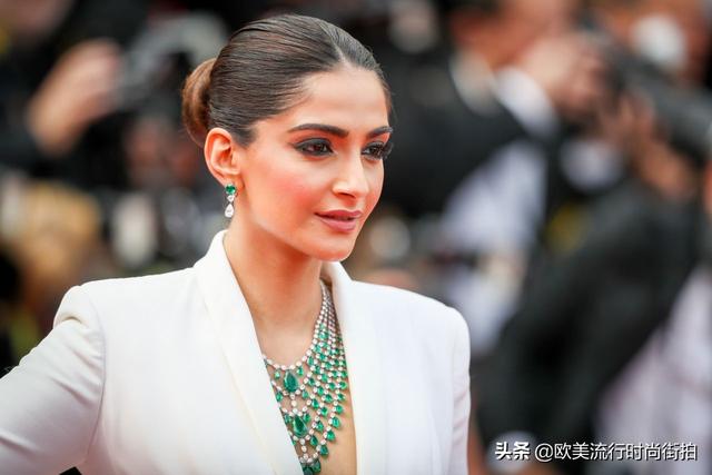 索娜姆卡普尔sonamkapoor出席戛纳电影节好莱坞往事首映