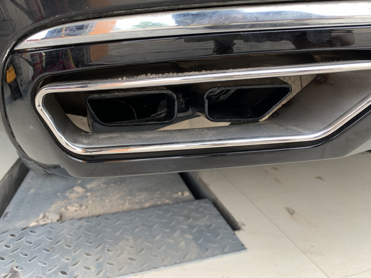 奥迪a6l改装方口排气a6改w12款方口排气