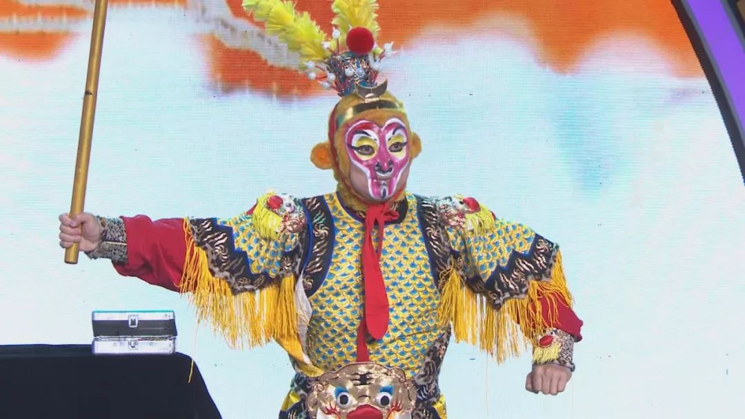 张 阳(《西游记》传艺玉华州大太子扮演者)王崇秋(《西游记》摄影师)