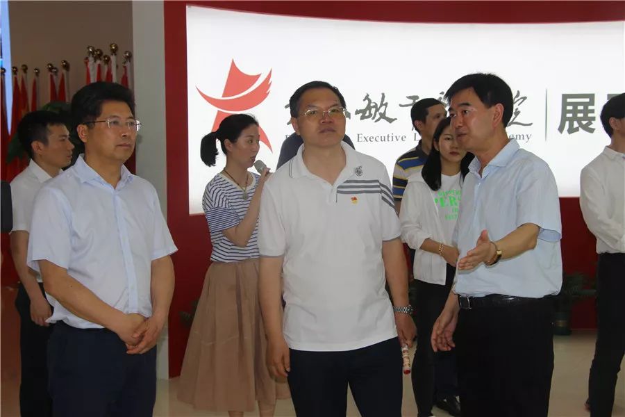 5月25日下午,省委办公厅副巡视员,党总支部书记徐建文携省委督查室党