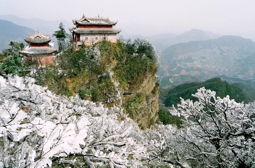 冰雪牛头山▲唐家河雪色广元的五彩▲广元万达▲广元图腾▲广元永隆