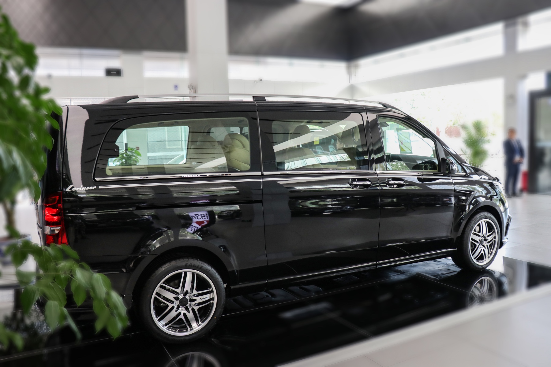 lorinser奔驰高端定制品牌全新vs500l米色商务车