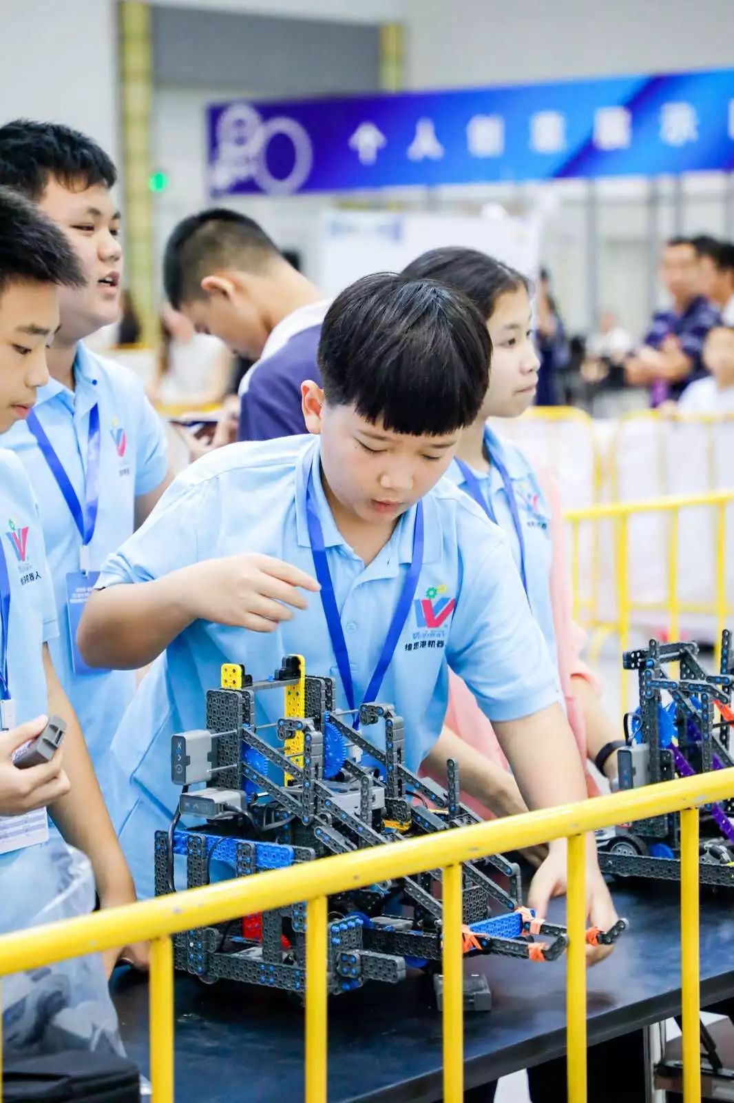 喜报中心学员参加珠海市vex机器人比赛获佳绩