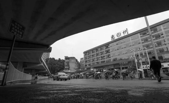 鹅岭立交桥,原称汽车站立交桥,是中国广东省惠州市惠城区龙丰街道境内