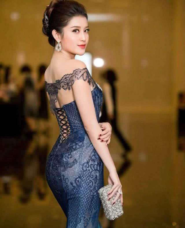 今天的主角名叫派森尼来自泰国,大家看到照片就知道是一位颜值非常高