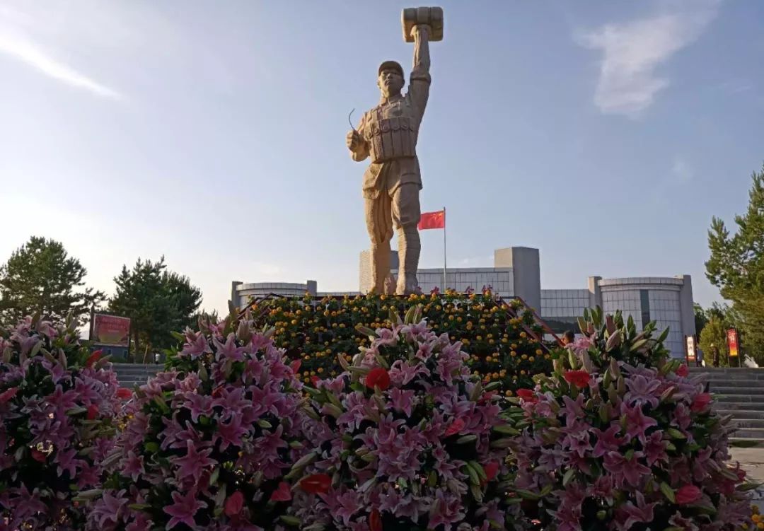 美图记录纪念董存瑞烈士牺牲71周年大会传承英雄精神争做新时代奋斗者