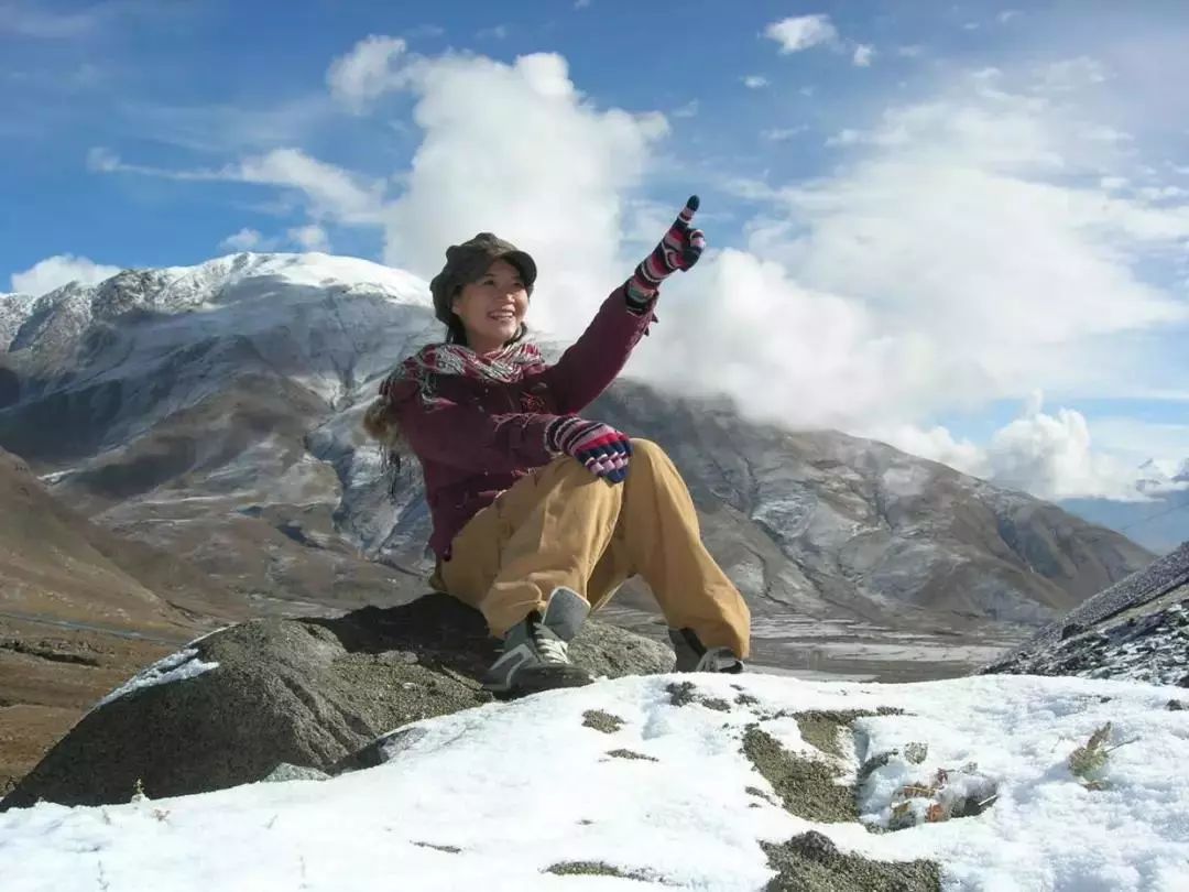 扒完她的背景后,撒贝宁都自愧不如_韦慧晓