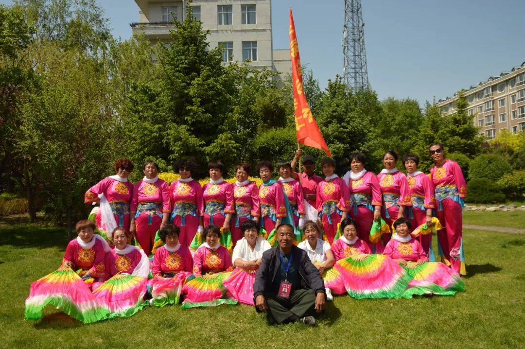 巴彦县兴隆镇文联举办城林乡广场文化表演