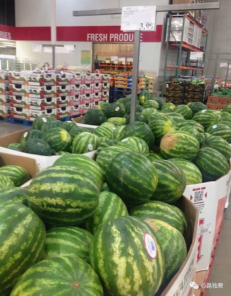 实拍西瓜自由草莓自由和车厘子自由